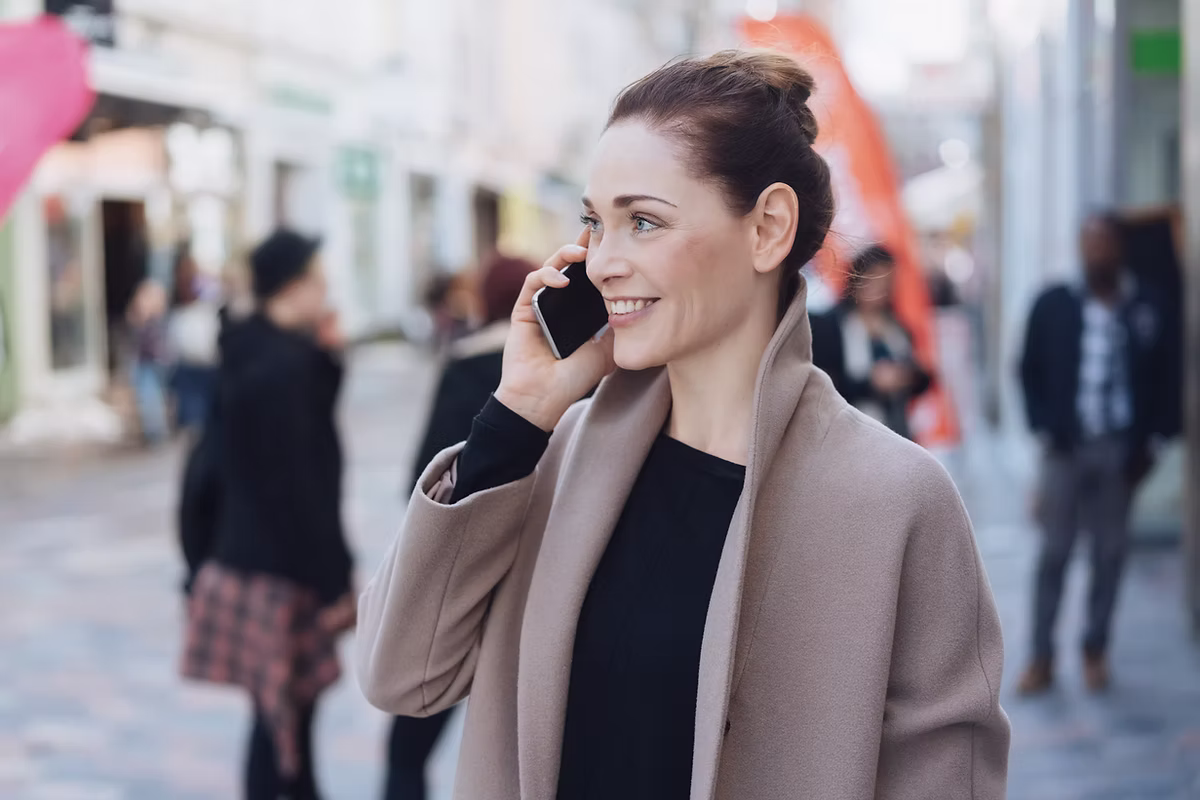 business owner speaking with insurance advisor
